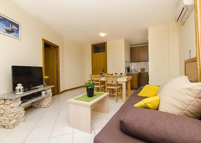 Apartments Glavan